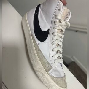 Nike White and Black High-Tops